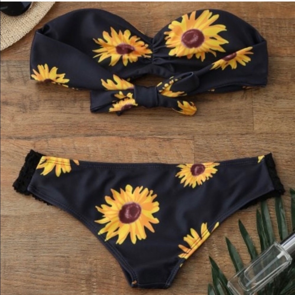 Sunflower bikini set - Picture 2 of 3